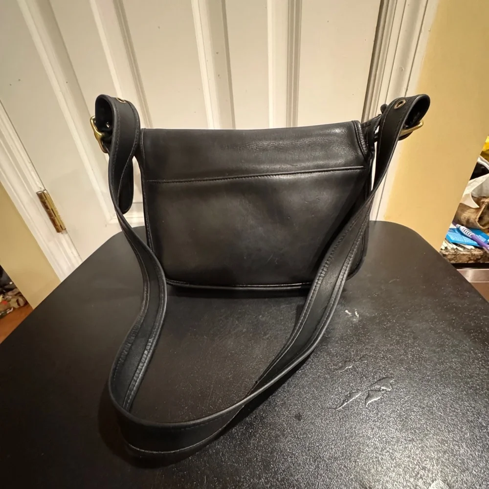 Coach black Leather crossbody vintage Bag 8951